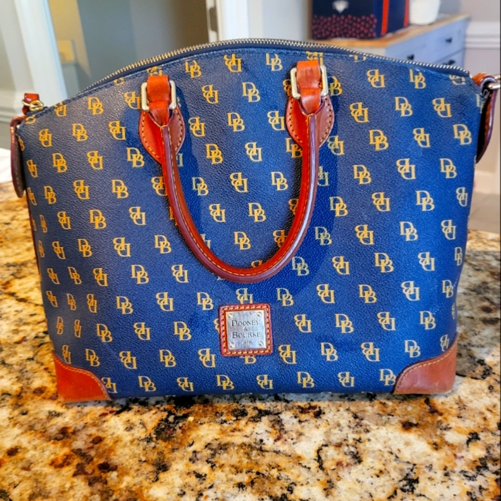 Dooney and bourke Gretta